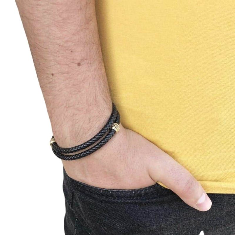 ⁦צמיד לגבר - עור מלופף שחור-זהב⁩ – תמונה ⁦2⁩