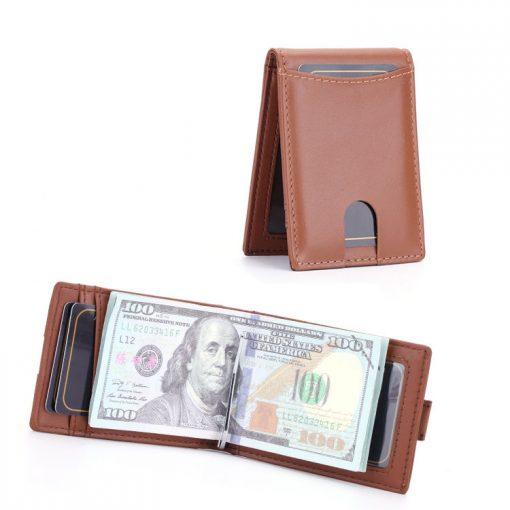 תמונה של ארנק עור חכם בצבע חום בהיר עם כרטיסים וכסף