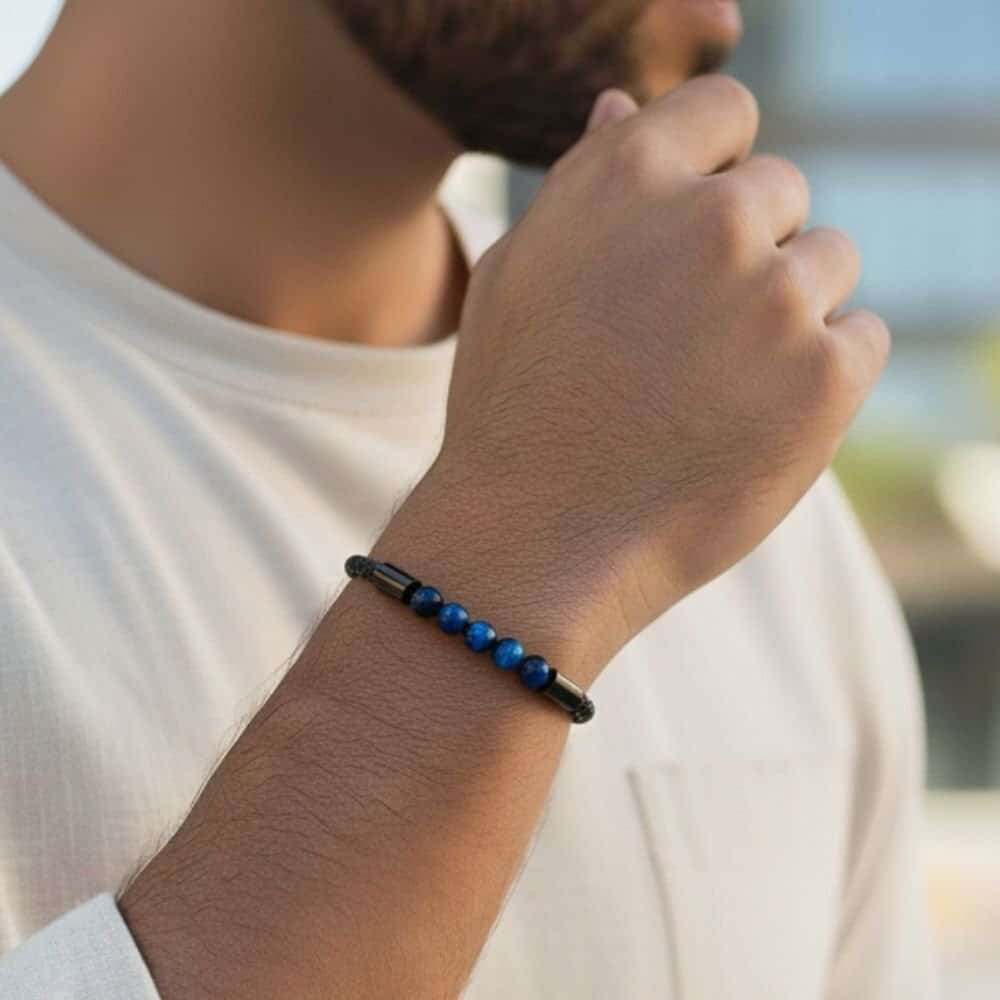 צמיד לגבר – עור וחרוזים שחור-כחול