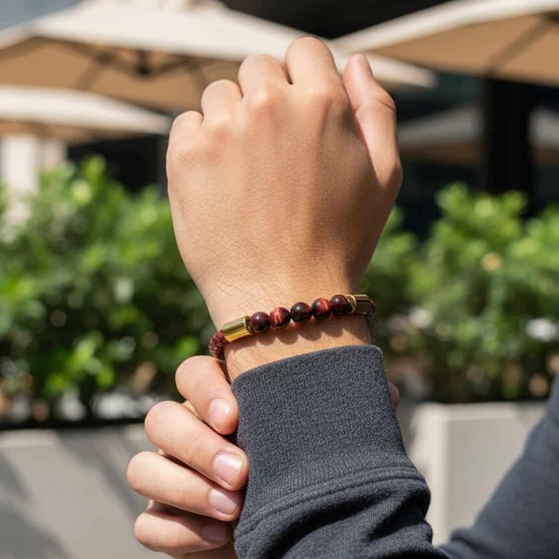 צמיד לגבר - עור וחרוזים בורדו-זהב