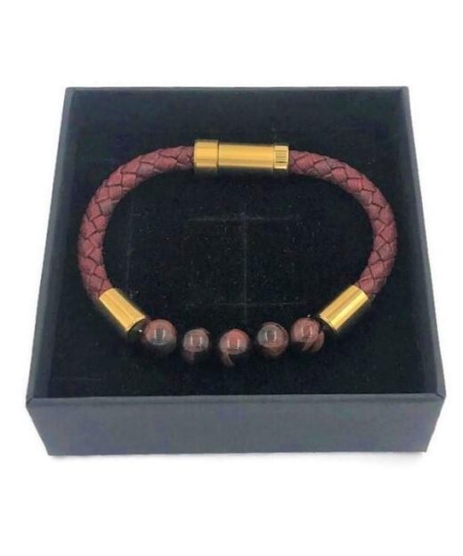 תמונה של צמידים לגברים בצבע בורדו עם חרוזים בצבע בורדו