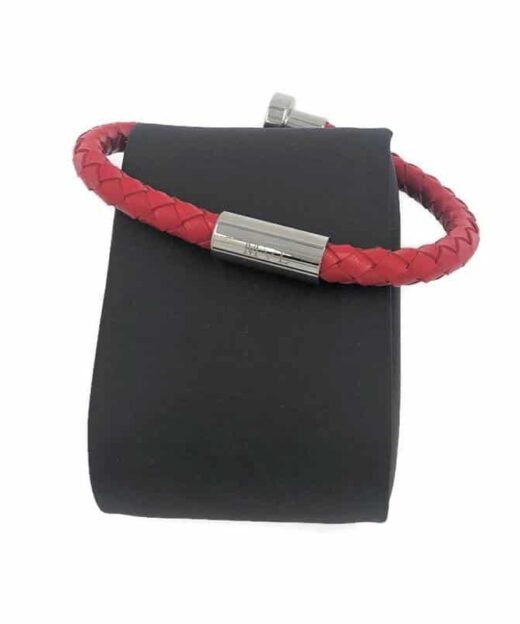 תמונה של צמיד עור לגבר בורג בצבע אדום מיוחד