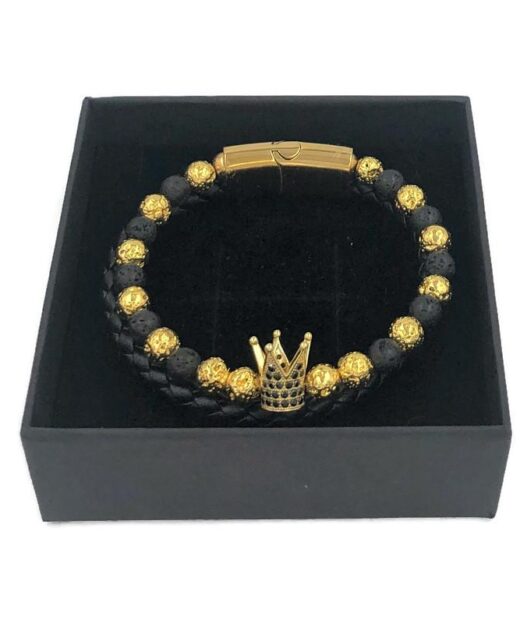 תמונה של צמידים מעור לגבר עם חרוזים בצבע זהב ושחור