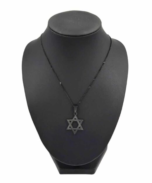 Alternative view of שרשרת מגן דוד שחורה